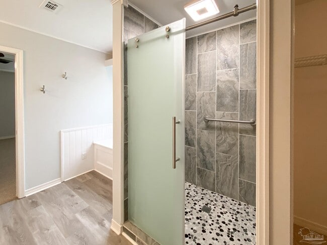 Building Photo - 9678 Westgate Cir