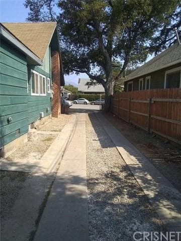 Driveway back to duplex A - 2115 Marengo Ave