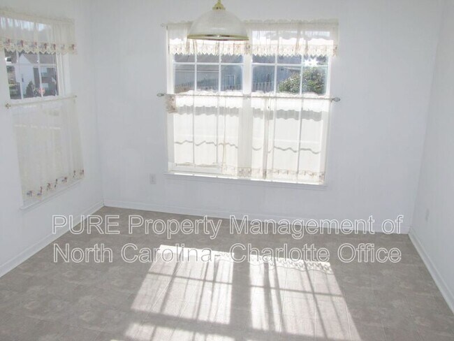 Building Photo - 2910 Bridgeville Ln