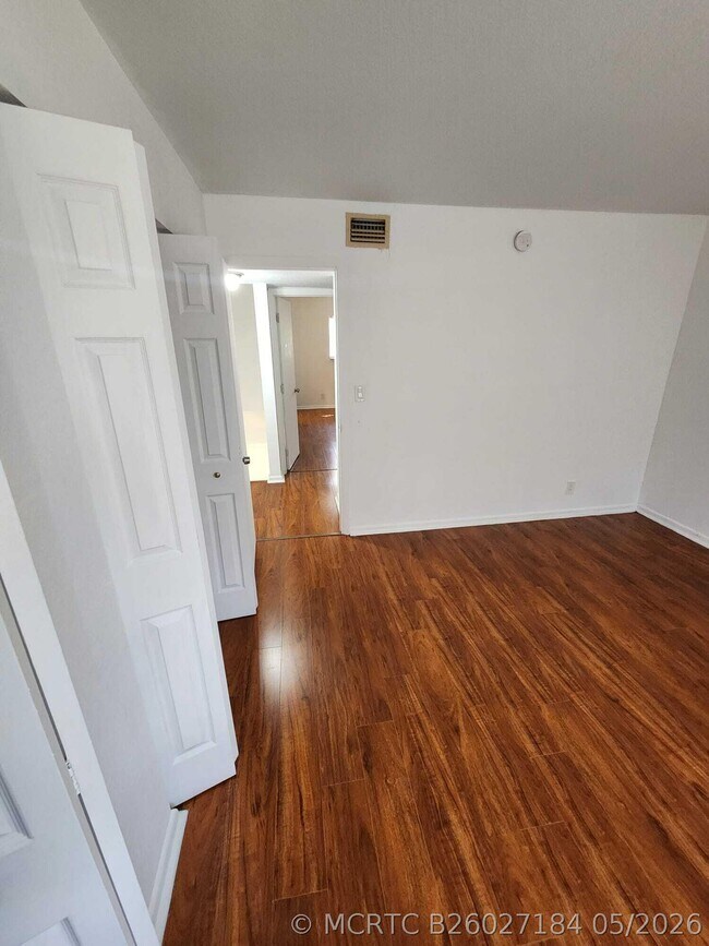 Building Photo - 4844 NW 9th Dr