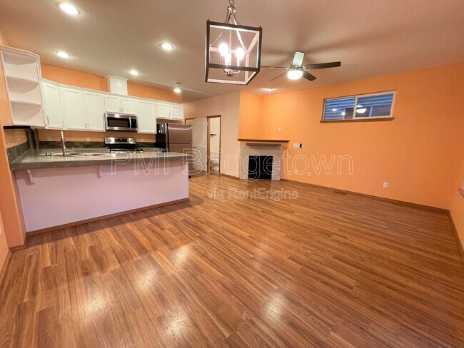 Building Photo - 4325 SE 79th Ave