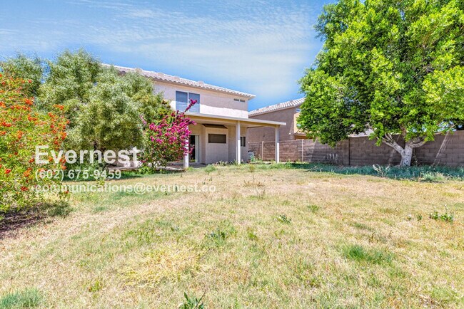 Building Photo - Lovely 3-Bedroom Home with Spacious Layout...