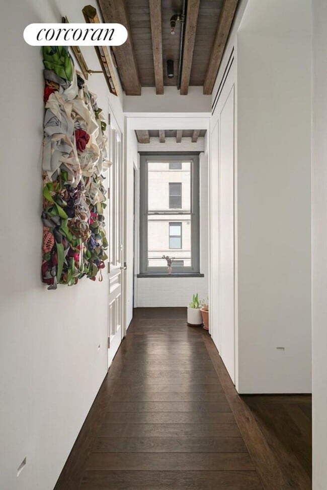 Building Photo - 131 Watts St