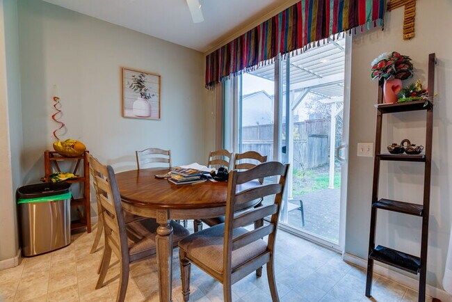 Building Photo - 16552 NE Pacific Terrace