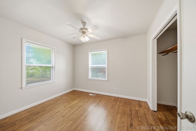 Building Photo - 805 S Cedar St