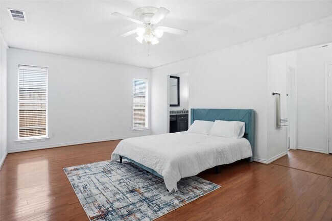 Building Photo - 1329 Mackie Dr