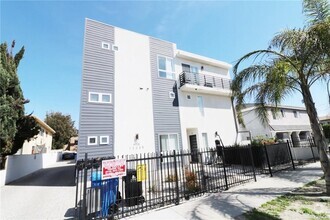Building Photo - 6926 Morella Ave