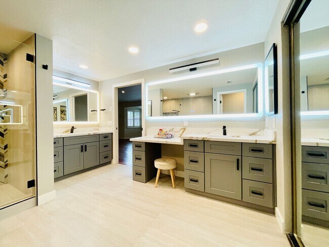 Building Photo - Beautiful 4 Bed 3 Bath + Huge Bonus Room A...