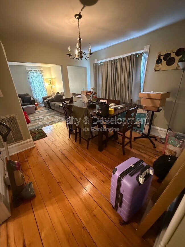 Building Photo - 111 Des Plaines Ave