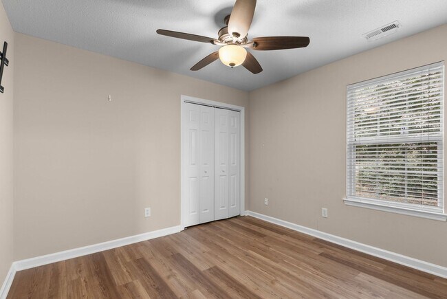 Building Photo - Great Location in the Heart of Madison!