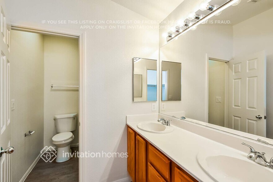 Building Photo - 739 Tree Vista Ct