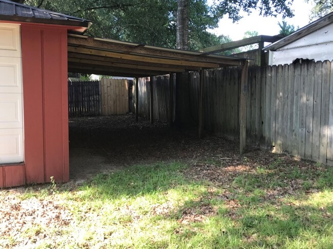 Building Photo - 3007 Pine Lake Ct