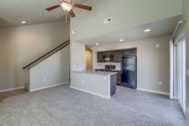 Building Photo - Shallow Creek D