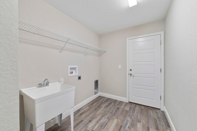 Building Photo - 4780 SW 95th Ln