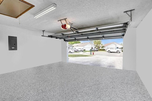 Building Photo - 21464 Bridgeview Dr