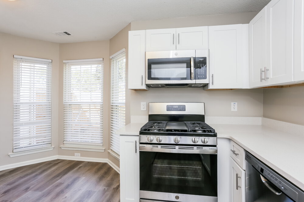 Building Photo - 213 Summer Hill Cir