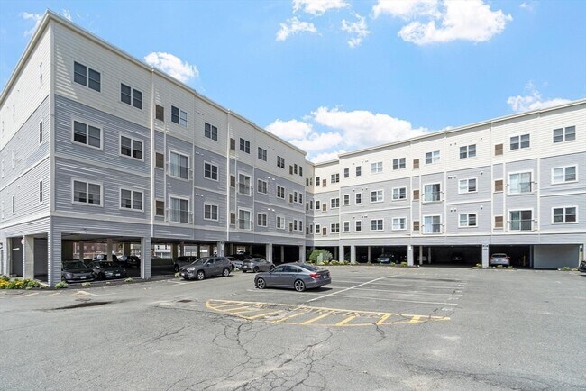 Building Photo - 75 Walnut St