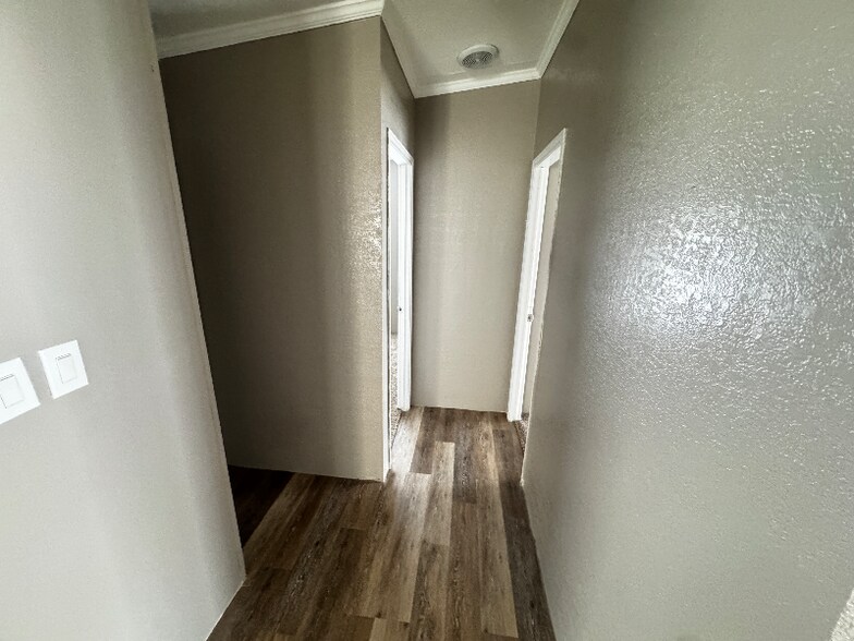 Building Photo - 148 FM