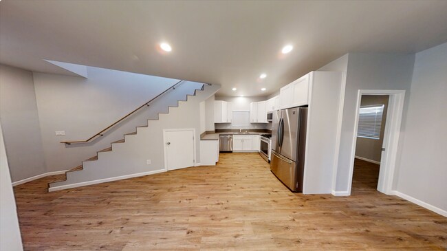 Building Photo - 6105 Dorothy Dr
