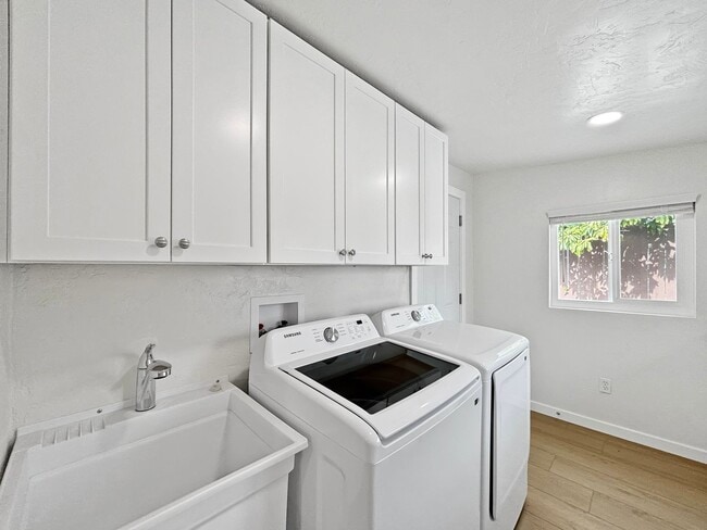 Building Photo - Charming 3BD/2BA House in Clairemont w/ W/...