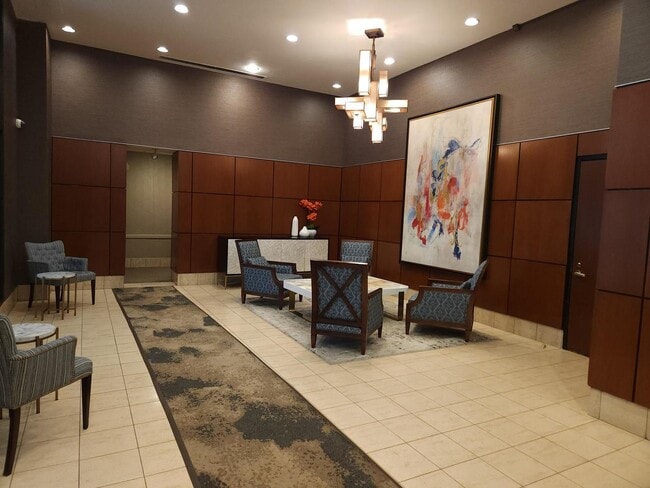 Building Photo - 233 E Erie St