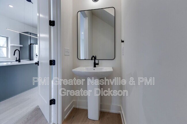 Building Photo - 404 Morningside Mnr