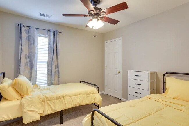 Building Photo - Vistiana Off Dorchester in Dorchester II S...