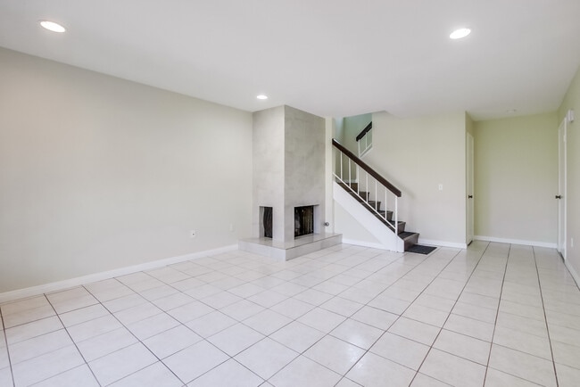 Building Photo - 11864 Bernardo Terrace