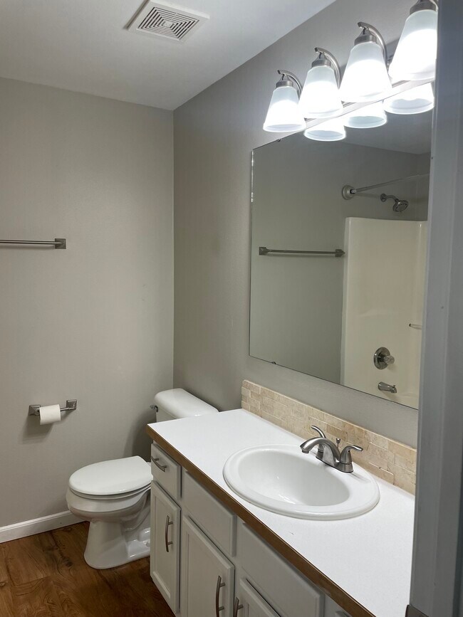 Building Photo - 4884 Thrush Ln