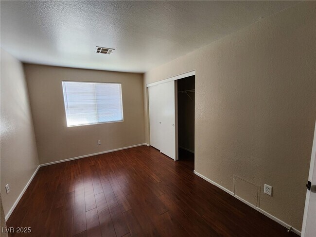 Building Photo - 5012 River Splash Ave