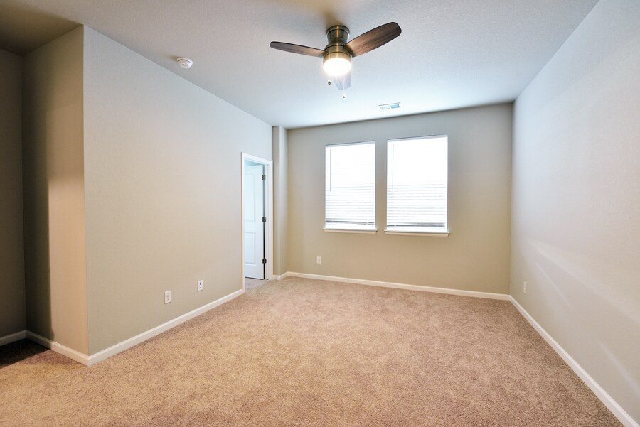 Building Photo - 14932 E Belleview Ave