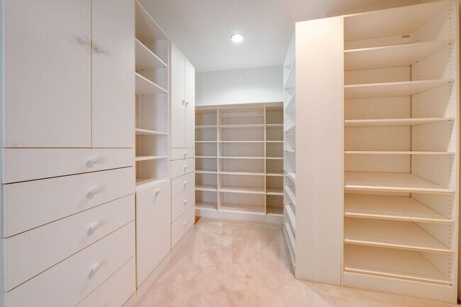 Building Photo - Luxury Custom Home in Folsom with Pool, 3-Car Garage & 4,300+ Sq Ft!