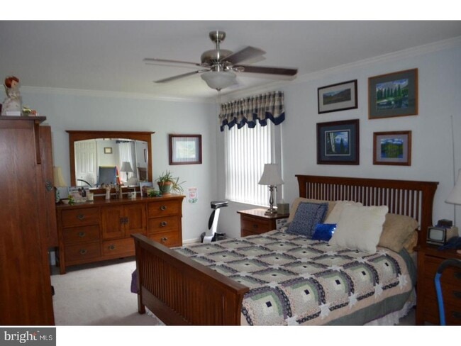 Building Photo - 302 Doral Dr