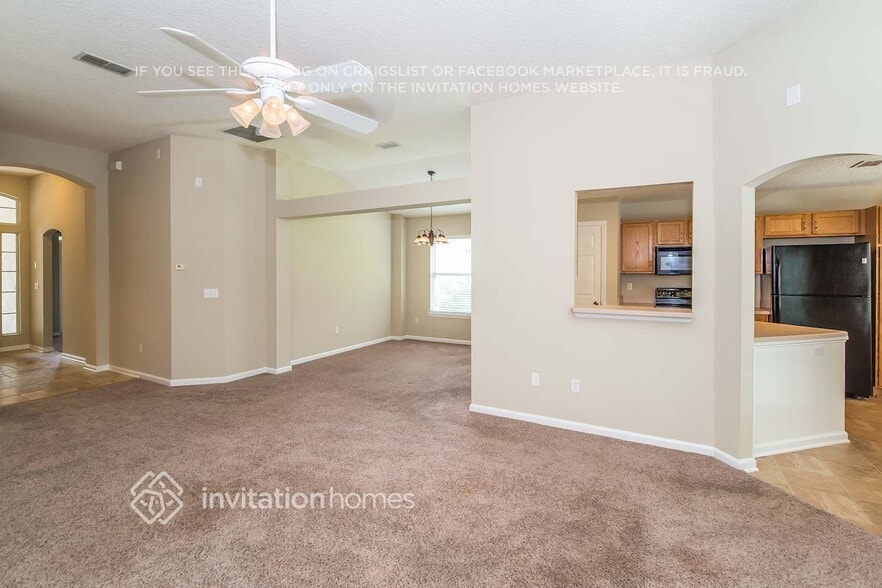 Building Photo - 752 Dewdrop Loop