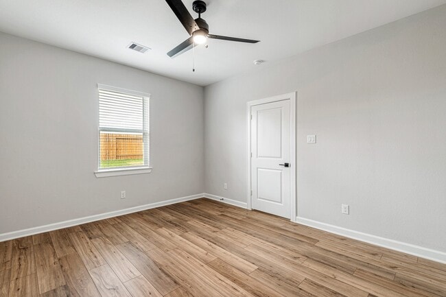Building Photo - 15650 Honey Cv Dr