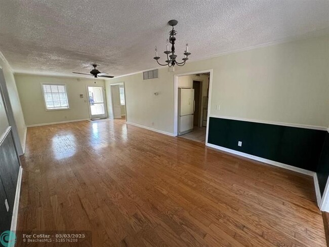 Primary Photo - 3008 NW 69th Ct