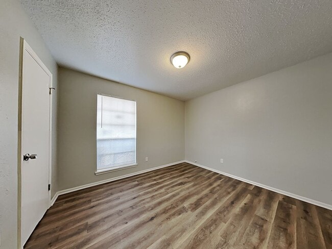 Building Photo - Newly Renovated Single Family Home | 3 BR/1.5BA | 1-Car Covered Parking | Gated backyard