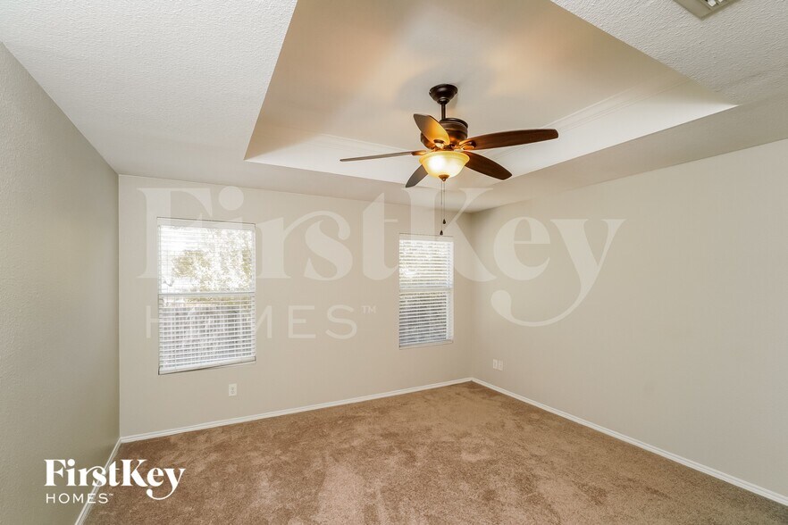 Building Photo - 8027 Saratoga Kln