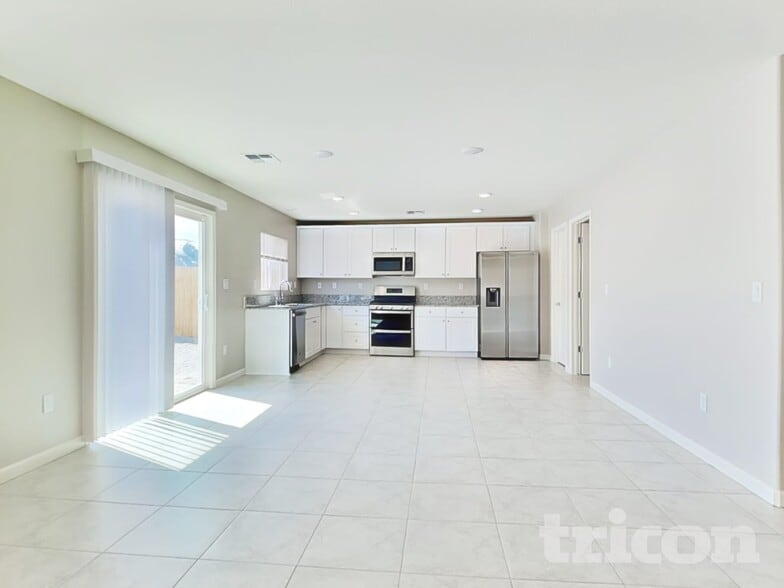 Building Photo - 8956 Wolf River Dr