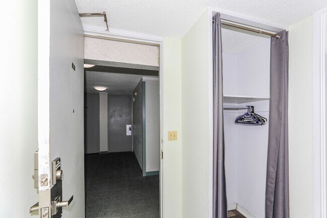 Building Photo - Marine Surf - Studio 1b 1parking! in Waikiki