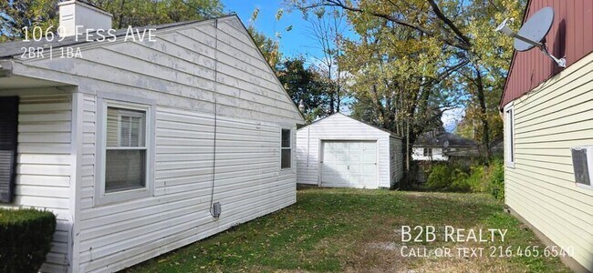 Building Photo - 1069 Fess Ave