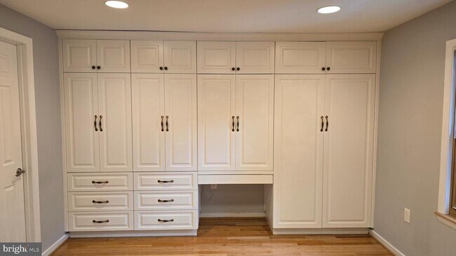 Building Photo - 5987 Clerkenwell Ct