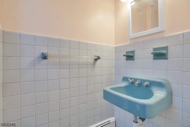 Building Photo - 726 Gates Terrace