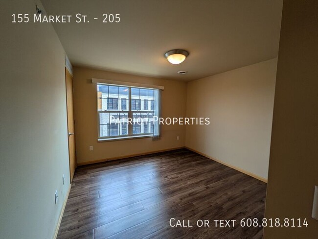 Building Photo - 155 Market St