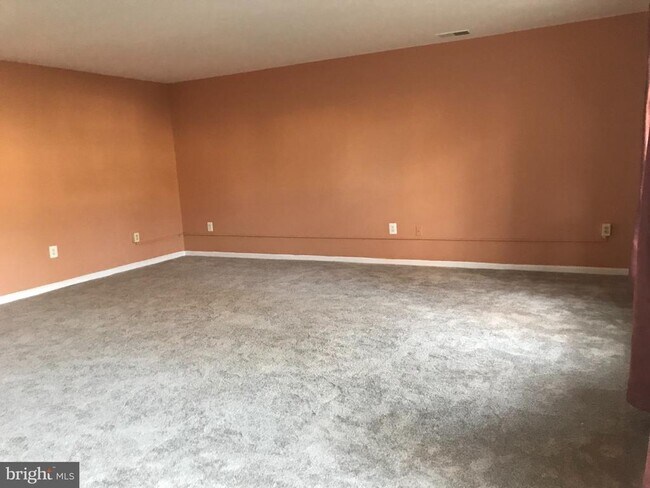 Building Photo - 15707 Palermo Terrace