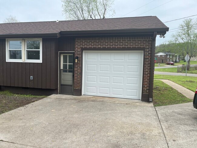 Building Photo - 3010 Buenaview Blvd