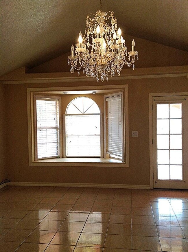 Building Photo - 304 Calle Al Rumbo