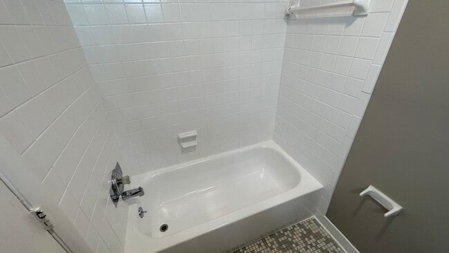 Building Photo - 4012 DuPont Cir