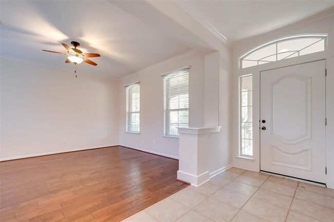 Building Photo - 34 N Longsford Cir