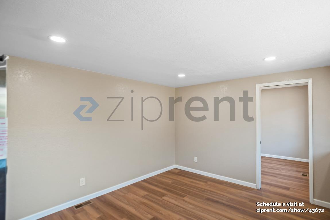 Building Photo - 123 Midwick Dr